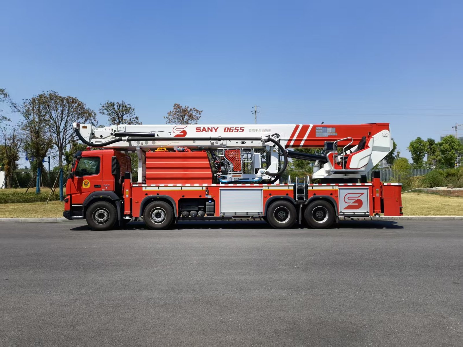 Sany DG55(With Tank) Aerial Platform Fire Truck - Sany Fire-Fighting & Rescue